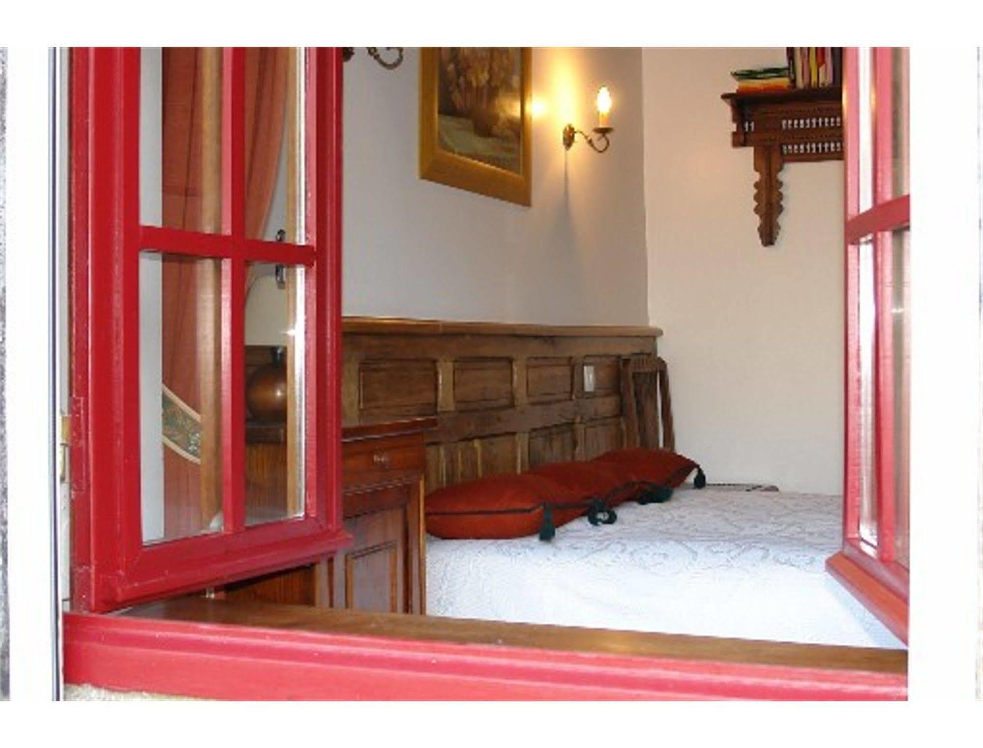 Domaine Le Puits De Jeanne Hotel Plouegat-Moysan Exterior photo